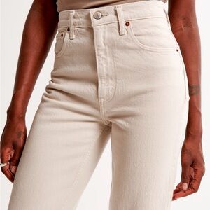 Ultra High Rise 90s Straight Jean size 28/6R